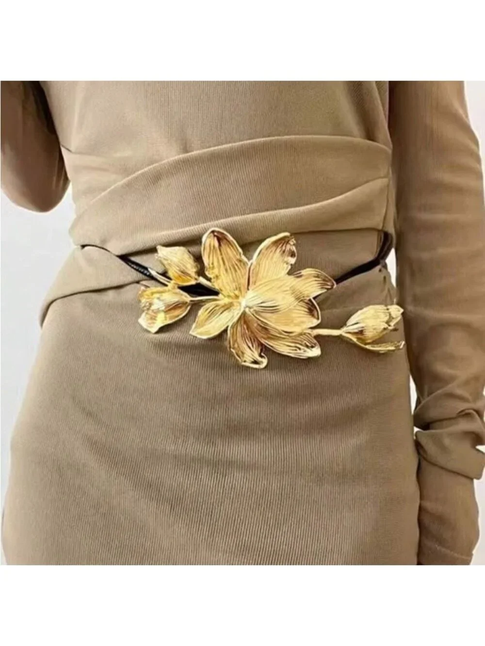 Gold Floral belt Q341